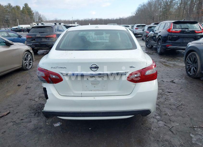 Photo 16 of 2018 Nissan Altima 2.5 SL (VIN 1N4AL3AP5JC170904)