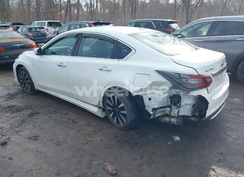 Photo 3 of 2018 Nissan Altima 2.5 SL (VIN 1N4AL3AP5JC170904)