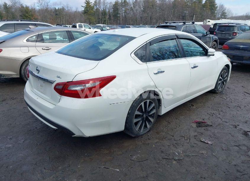 Photo 4 of 2018 Nissan Altima 2.5 SL (VIN 1N4AL3AP5JC170904)