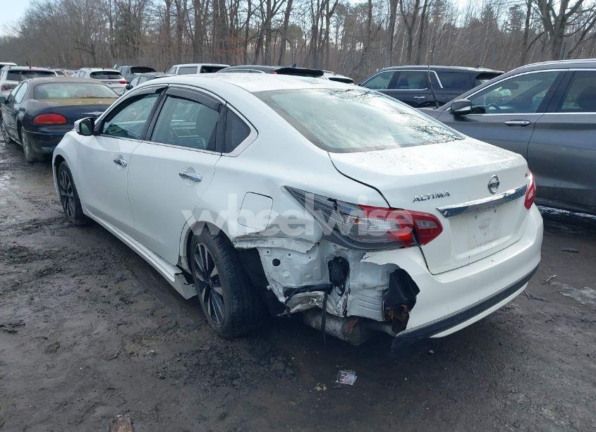 Photo 6 of 2018 Nissan Altima 2.5 SL (VIN 1N4AL3AP5JC170904)