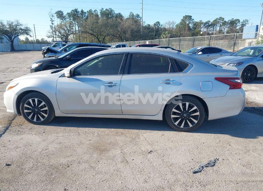 Photo 14 of 2018 Nissan Altima 2.5 SL (VIN 1N4AL3AP5JC171504)