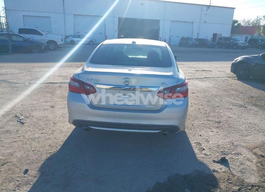 Photo 16 of 2018 Nissan Altima 2.5 SL (VIN 1N4AL3AP5JC171504)