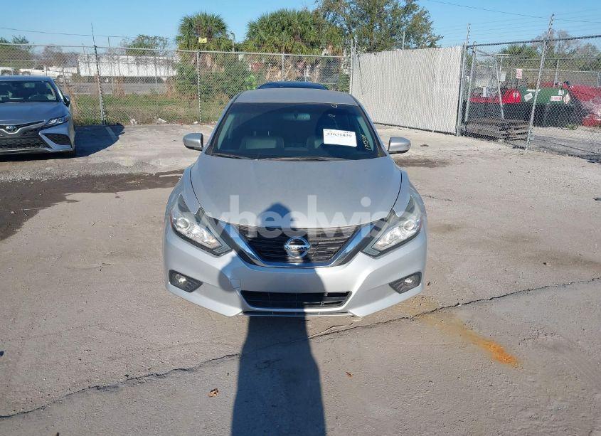 Photo 6 of 2018 Nissan Altima 2.5 SL (VIN 1N4AL3AP5JC171504)