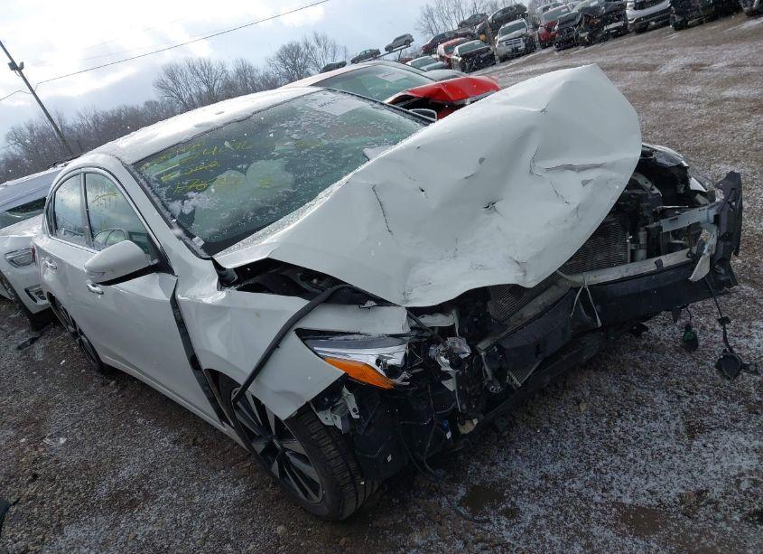 2018 Nissan Altima 2.5 SL (VIN 1N4AL3AP5JC176847) main photo