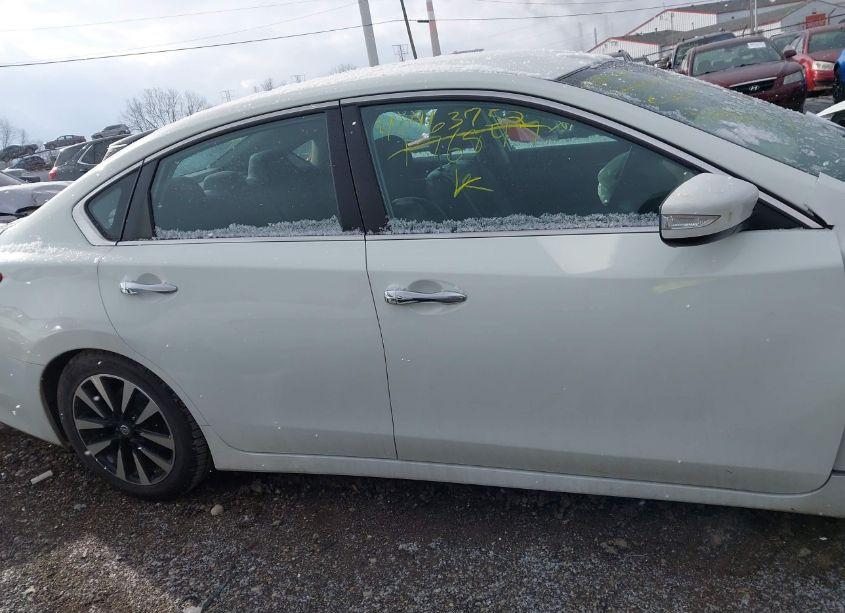 Photo 13 of 2018 Nissan Altima 2.5 SL (VIN 1N4AL3AP5JC176847)