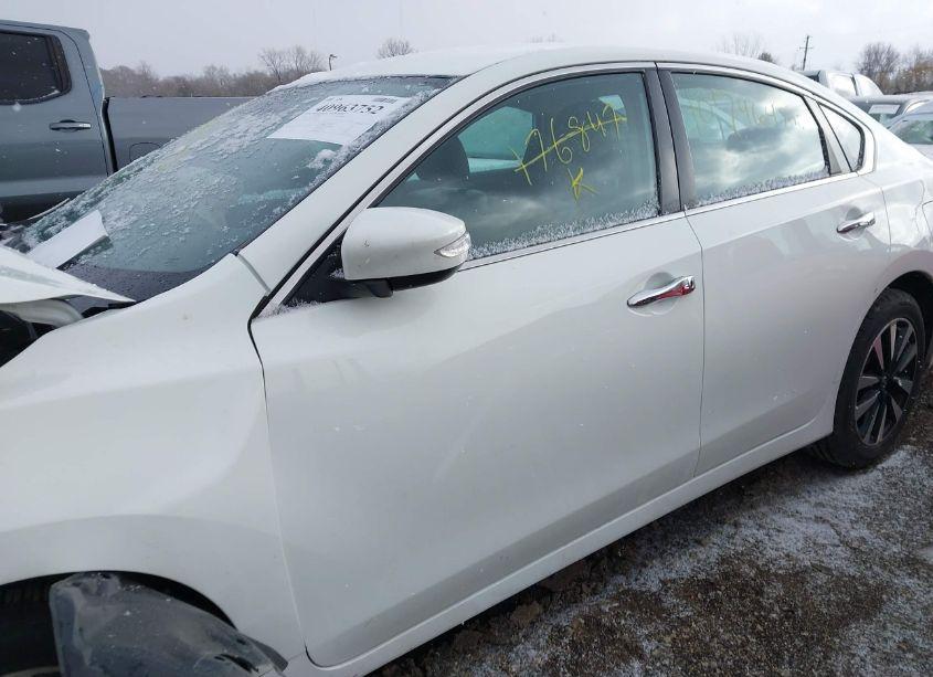 Photo 14 of 2018 Nissan Altima 2.5 SL (VIN 1N4AL3AP5JC176847)