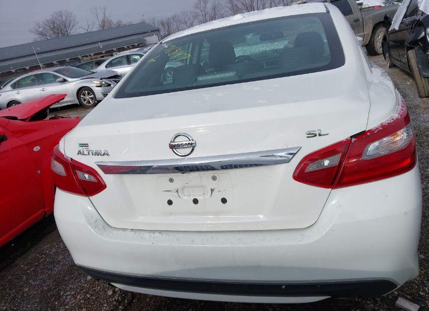 Photo 16 of 2018 Nissan Altima 2.5 SL (VIN 1N4AL3AP5JC176847)