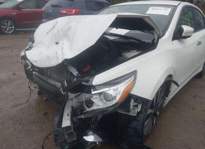 Photo 17 of 2018 Nissan Altima 2.5 SL (VIN 1N4AL3AP5JC176847)