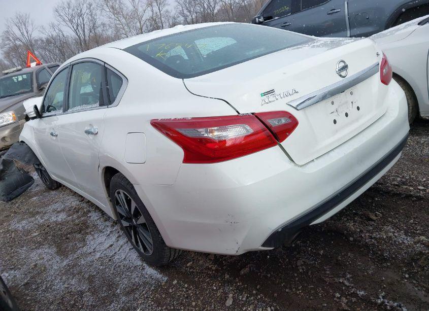 Photo 3 of 2018 Nissan Altima 2.5 SL (VIN 1N4AL3AP5JC176847)