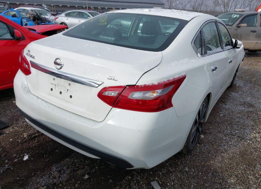 Photo 4 of 2018 Nissan Altima 2.5 SL (VIN 1N4AL3AP5JC176847)
