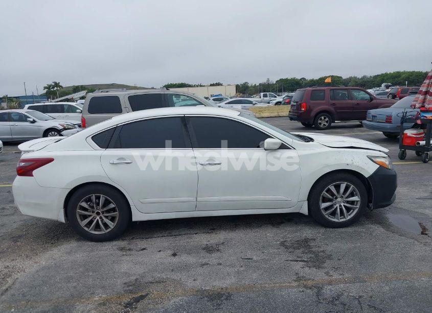 Photo 13 of 2018 Nissan Altima 2.5 S (VIN 1N4AL3AP5JC179473)