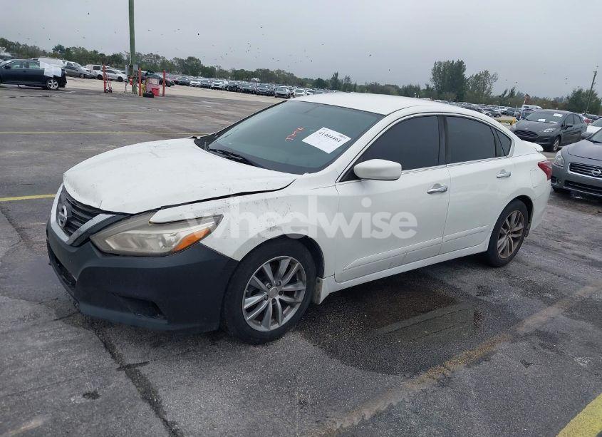 Photo 2 of 2018 Nissan Altima 2.5 S (VIN 1N4AL3AP5JC179473)