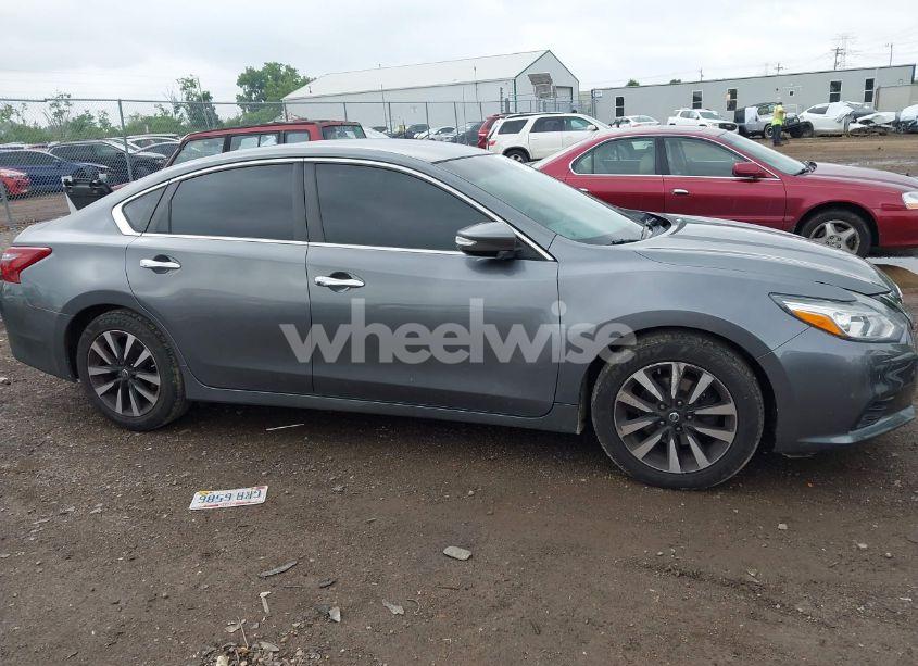 Photo 13 of 2018 Nissan Altima 2.5 SL (VIN 1N4AL3AP5JC183605)