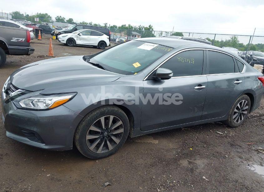 Photo 14 of 2018 Nissan Altima 2.5 SL (VIN 1N4AL3AP5JC183605)