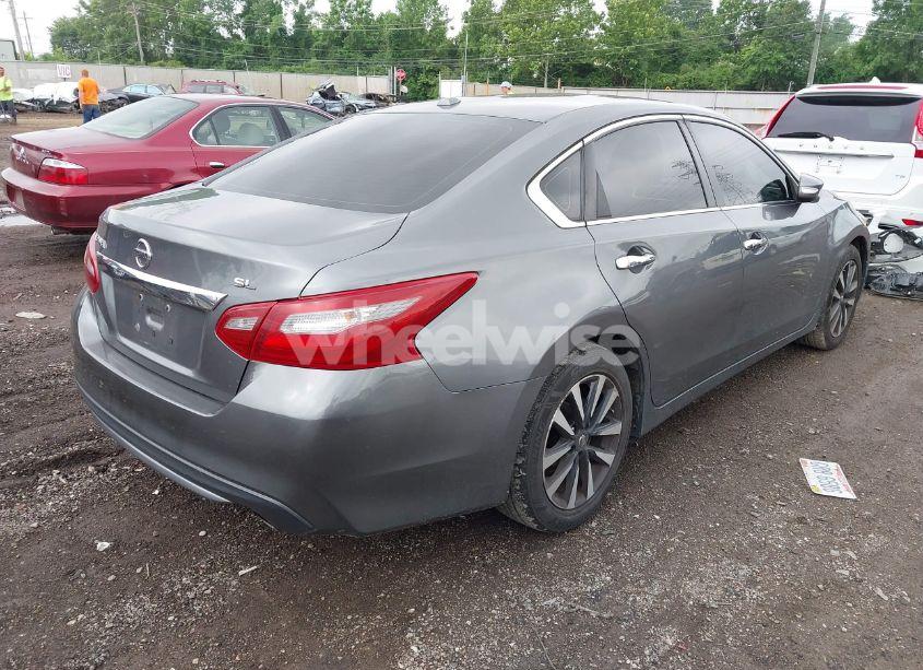 Photo 4 of 2018 Nissan Altima 2.5 SL (VIN 1N4AL3AP5JC183605)