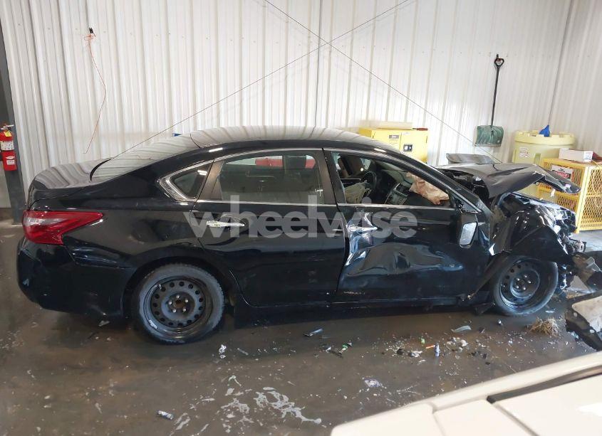 Photo 13 of 2018 Nissan Altima 2.5 S (VIN 1N4AL3AP5JC185905)