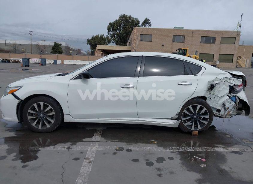 Photo 14 of 2018 Nissan Altima 2.5 SV (VIN 1N4AL3AP5JC190425)