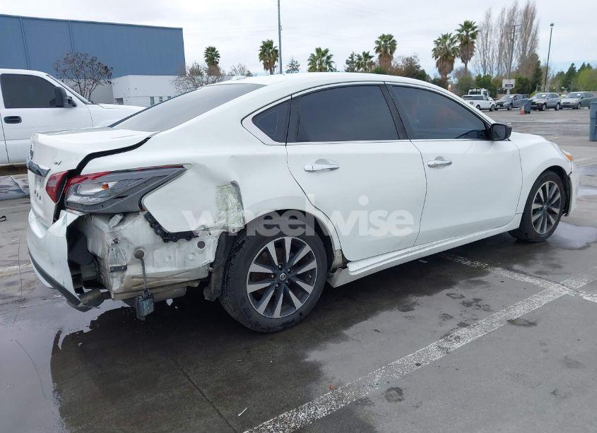 Photo 4 of 2018 Nissan Altima 2.5 SV (VIN 1N4AL3AP5JC190425)