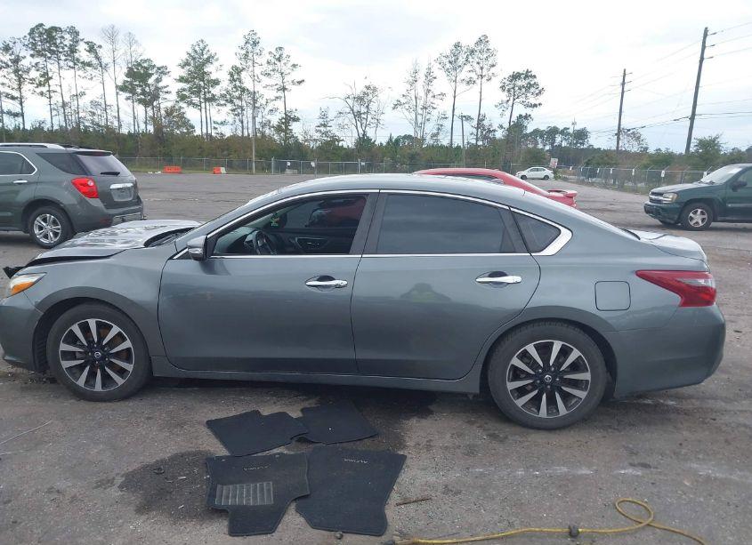 Photo 14 of 2018 Nissan Altima 2.5 SL (VIN 1N4AL3AP5JC191297)