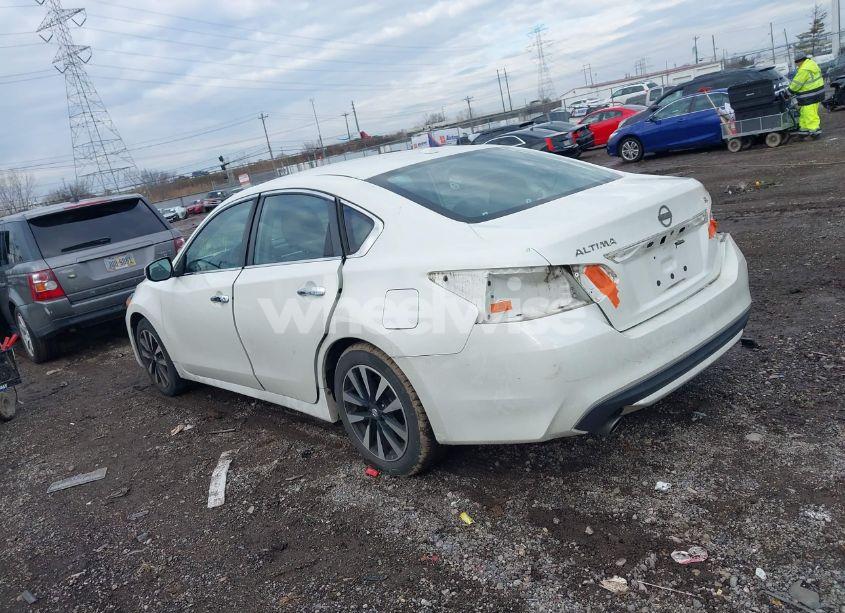 Photo 3 of 2018 Nissan Altima 2.5 SL (VIN 1N4AL3AP5JC192434)