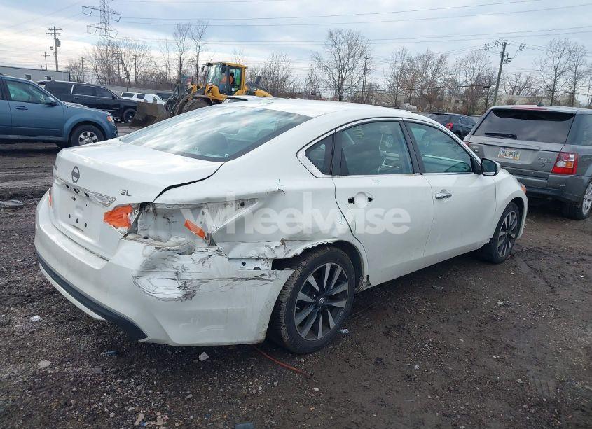 Photo 4 of 2018 Nissan Altima 2.5 SL (VIN 1N4AL3AP5JC192434)