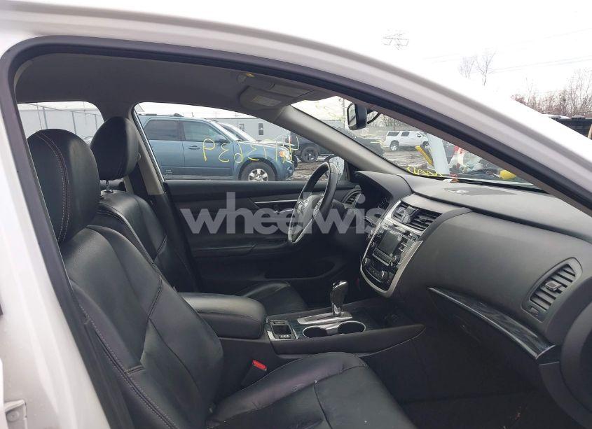 Photo 5 of 2018 Nissan Altima 2.5 SL (VIN 1N4AL3AP5JC192434)