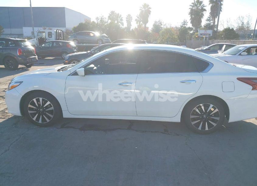 Photo 14 of 2018 Nissan Altima 2.5 SV (VIN 1N4AL3AP5JC192742)