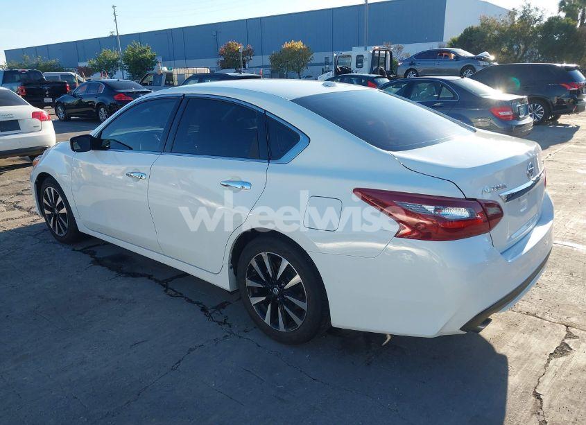 Photo 3 of 2018 Nissan Altima 2.5 SV (VIN 1N4AL3AP5JC192742)