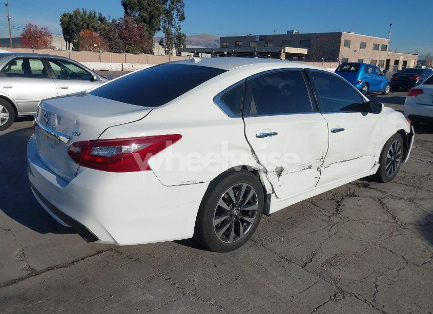 Photo 4 of 2018 Nissan Altima 2.5 SV (VIN 1N4AL3AP5JC192742)