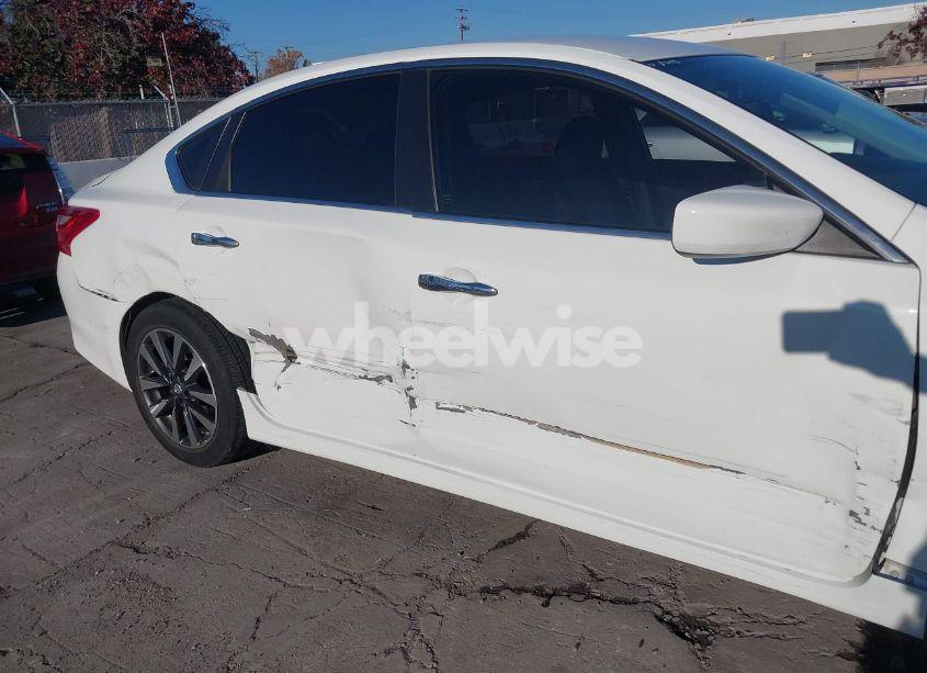 Photo 6 of 2018 Nissan Altima 2.5 SV (VIN 1N4AL3AP5JC192742)