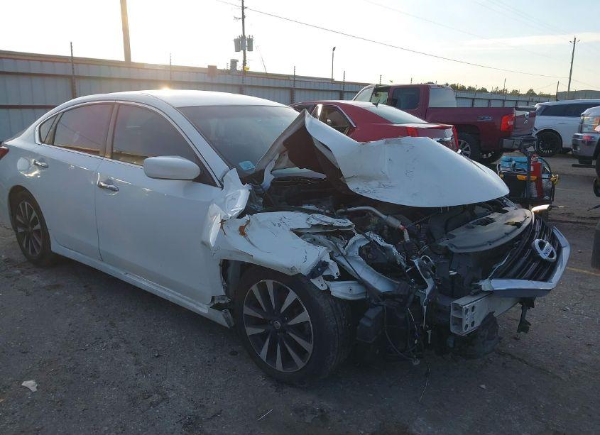 2018 Nissan Altima 2.5 SV (VIN 1N4AL3AP5JC194720) main photo