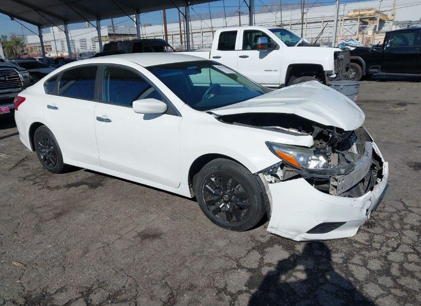 2018 Nissan Altima 2.5 S (VIN 1N4AL3AP5JC196631) main photo