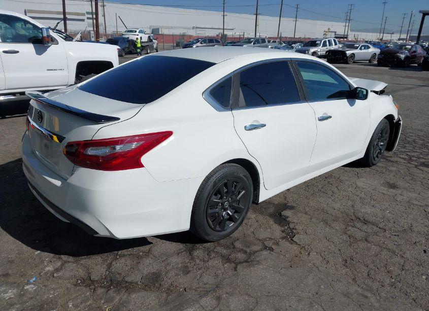 Photo 4 of 2018 Nissan Altima 2.5 S (VIN 1N4AL3AP5JC196631)