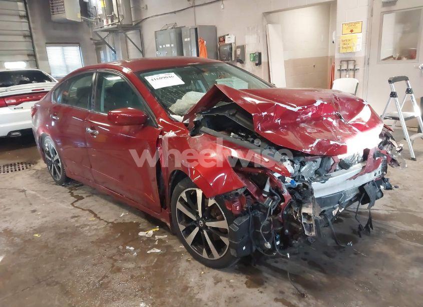2018 Nissan Altima 2.5 SR (VIN 1N4AL3AP5JC198699) main photo