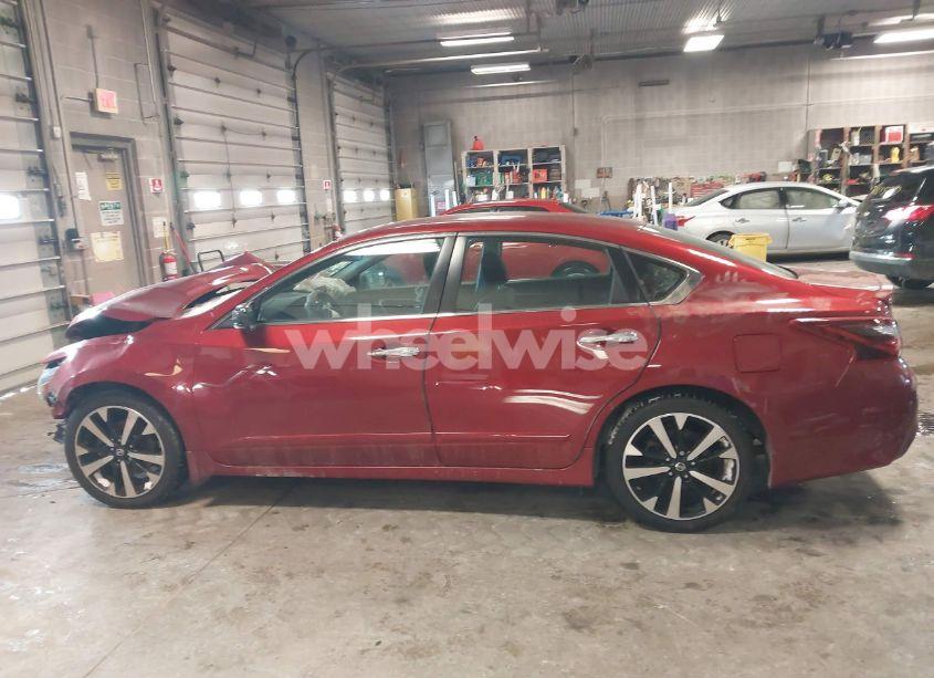 Photo 14 of 2018 Nissan Altima 2.5 SR (VIN 1N4AL3AP5JC198699)