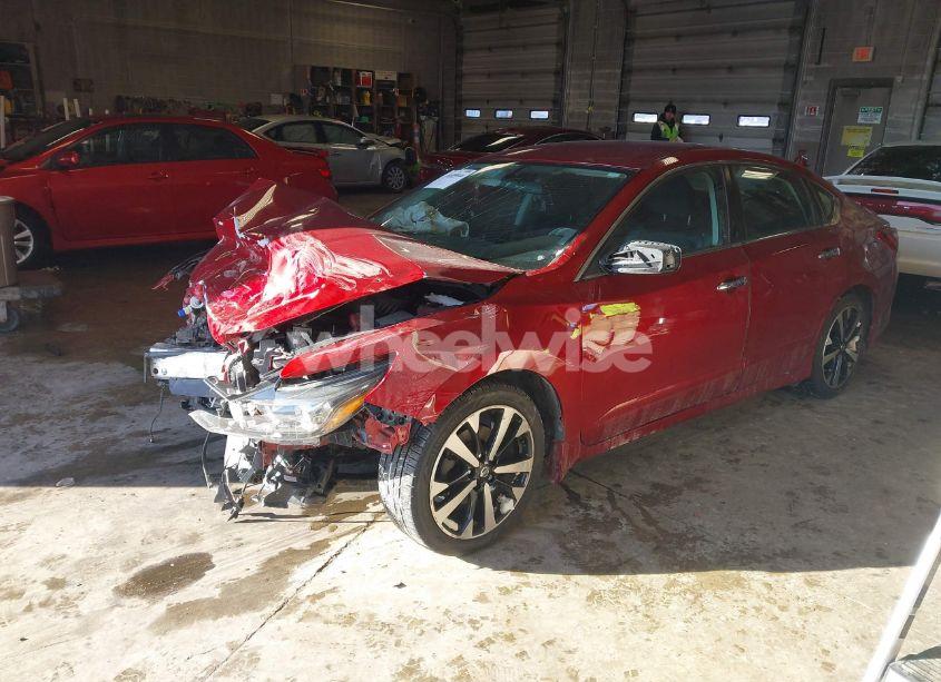 Photo 2 of 2018 Nissan Altima 2.5 SR (VIN 1N4AL3AP5JC198699)