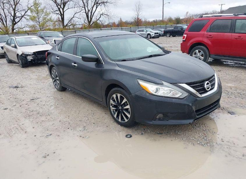 2018 Nissan Altima 2.5 SV (VIN 1N4AL3AP5JC198718) main photo