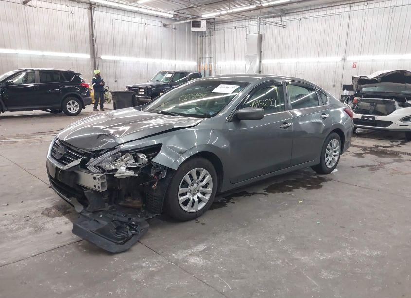 Photo 2 of 2018 Nissan Altima 2.5 S (VIN 1N4AL3AP5JC201052)
