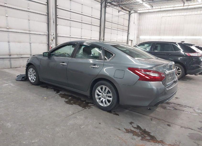 Photo 3 of 2018 Nissan Altima 2.5 S (VIN 1N4AL3AP5JC201052)
