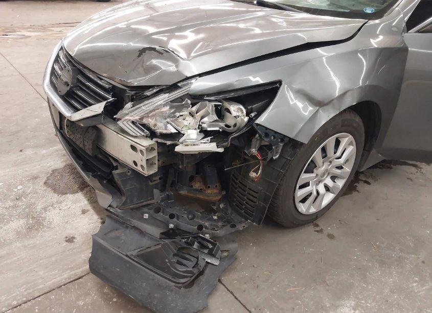 Photo 6 of 2018 Nissan Altima 2.5 S (VIN 1N4AL3AP5JC201052)