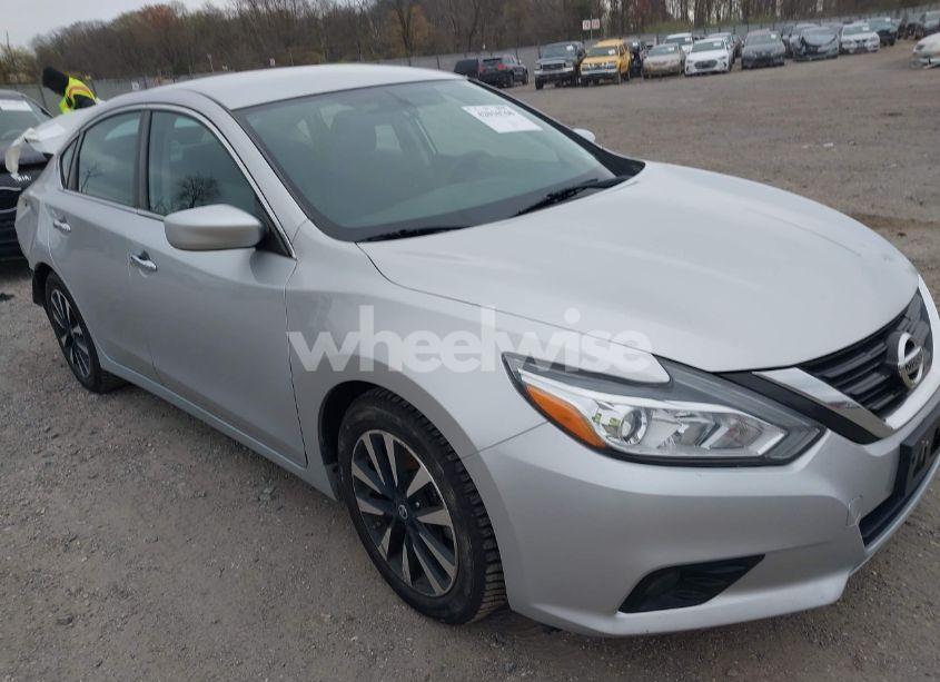 2018 Nissan Altima 2.5 SV (VIN 1N4AL3AP5JC206896) main photo