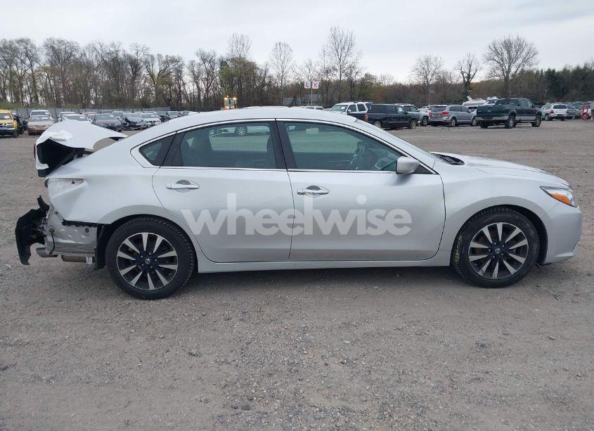 Photo 14 of 2018 Nissan Altima 2.5 SV (VIN 1N4AL3AP5JC206896)