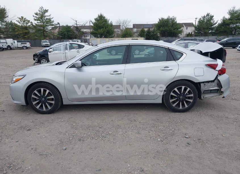 Photo 15 of 2018 Nissan Altima 2.5 SV (VIN 1N4AL3AP5JC206896)