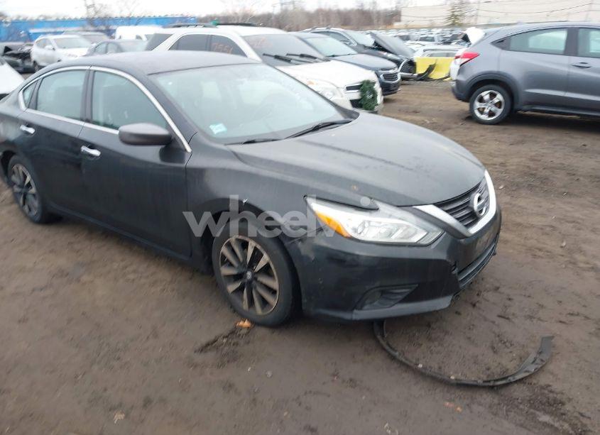 2018 Nissan Altima 2.5 SV (VIN 1N4AL3AP5JC208275) main photo