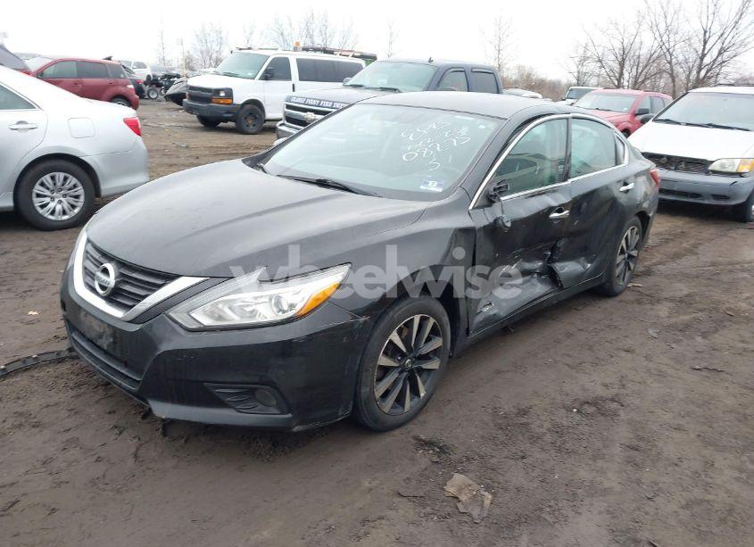 Photo 2 of 2018 Nissan Altima 2.5 SV (VIN 1N4AL3AP5JC208275)
