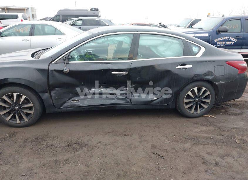 Photo 6 of 2018 Nissan Altima 2.5 SV (VIN 1N4AL3AP5JC208275)