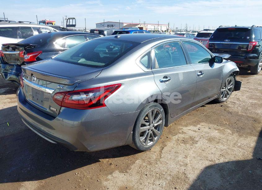 Photo 4 of 2018 Nissan Altima 2.5 SR (VIN 1N4AL3AP5JC212200)