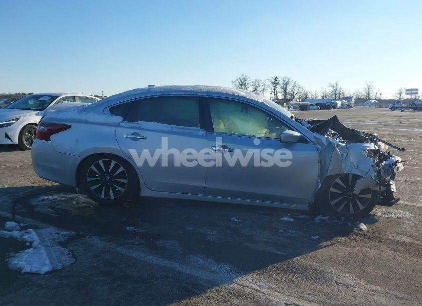 Photo 13 of 2018 Nissan Altima 2.5 SV (VIN 1N4AL3AP5JC213069)