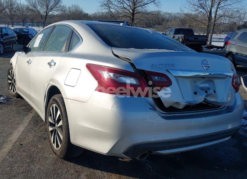 Photo 3 of 2018 Nissan Altima 2.5 SV (VIN 1N4AL3AP5JC213069)