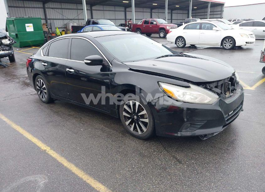 2018 Nissan Altima 2.5 SL (VIN 1N4AL3AP5JC221866) main photo